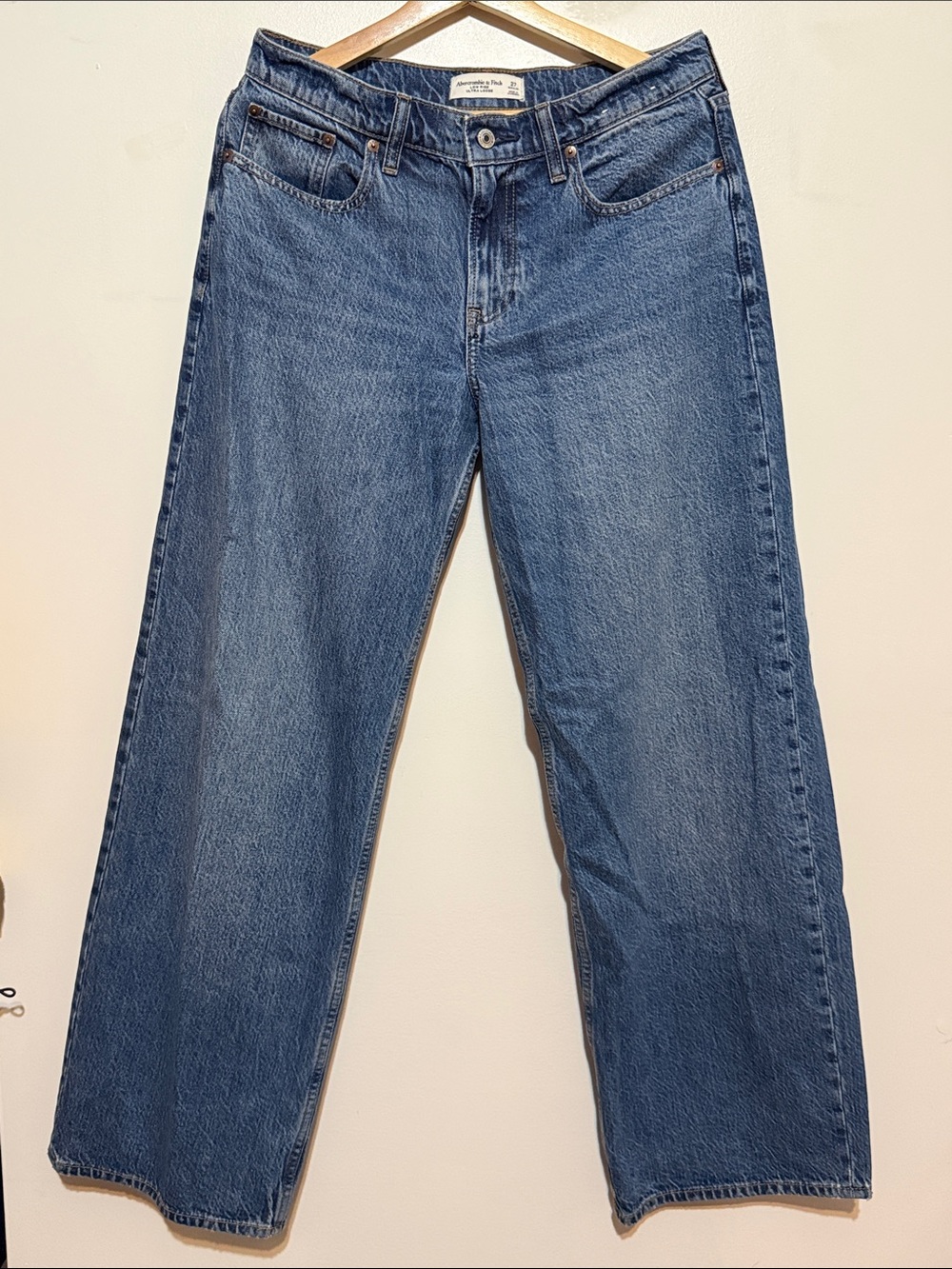 Abercrombie Low Rise Ultra Loose Bow Embroidered Jean - Picture 2 of 7